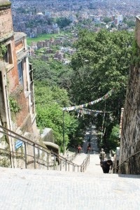 scalinata per arrivare al Swayambhunath stupa