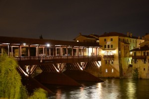 Ponte di Bassano del Grappa di notte