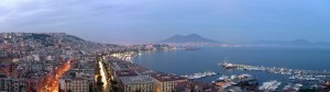 Città di Napoli al tramonto