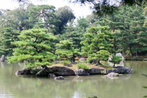 rocce nel lago del Kinkakuji, Kyoto