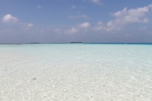 Passeggiando per l'atollo dell'Angsana Velavaru Resort, Maldive (2)