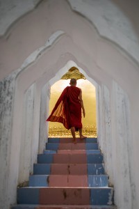 Monaco verso la pagoda, Myanmar