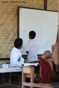 Scuola incontrata per strada 1, Myanmar