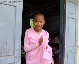 monaci-al-aung-myae-oo-free-monastic-education-school-6-sagaing-birmania