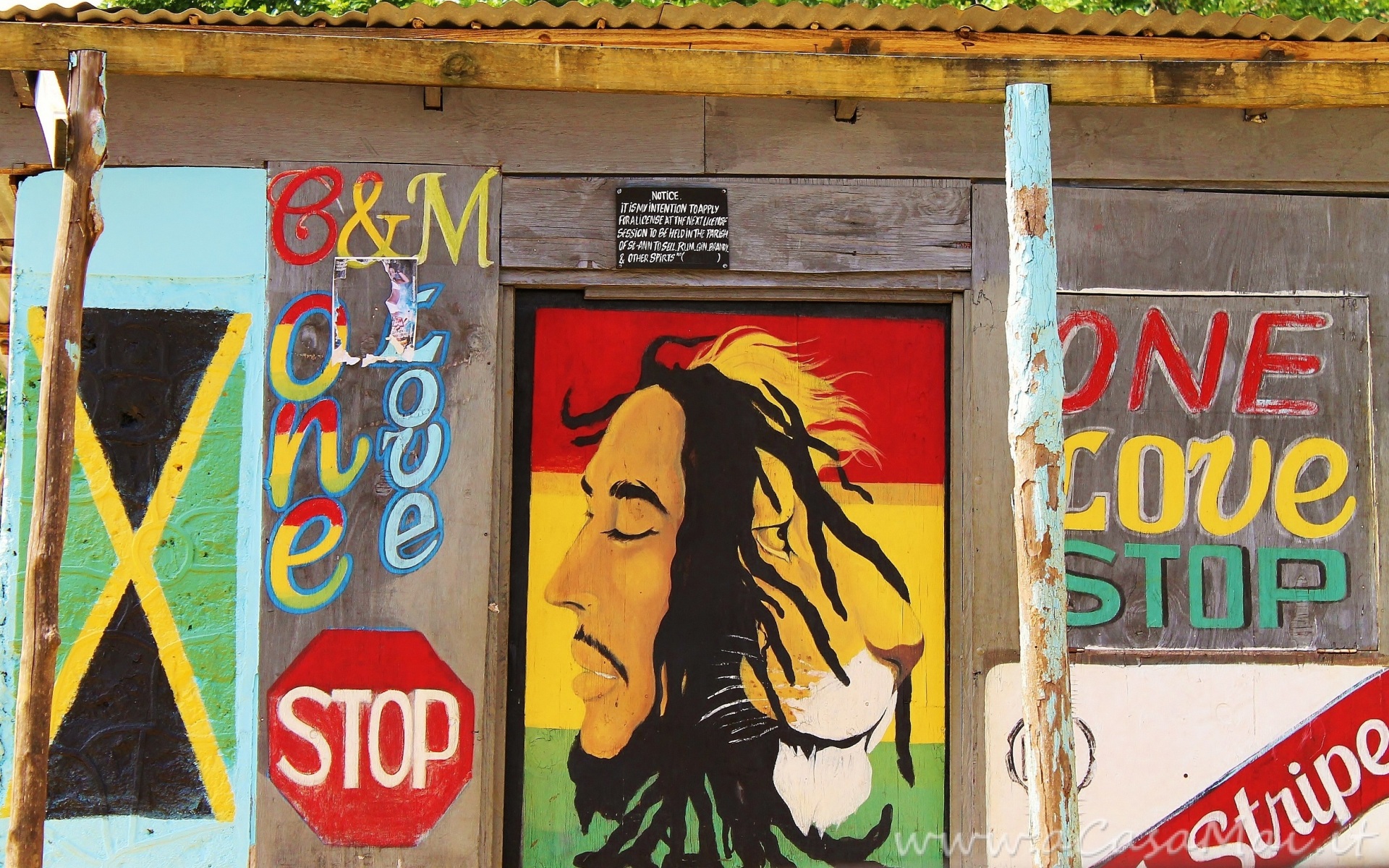 Jamaica: Bob Marley Mausoleum a Nine Miles Immagini che si incontrano andando a Nine Miles