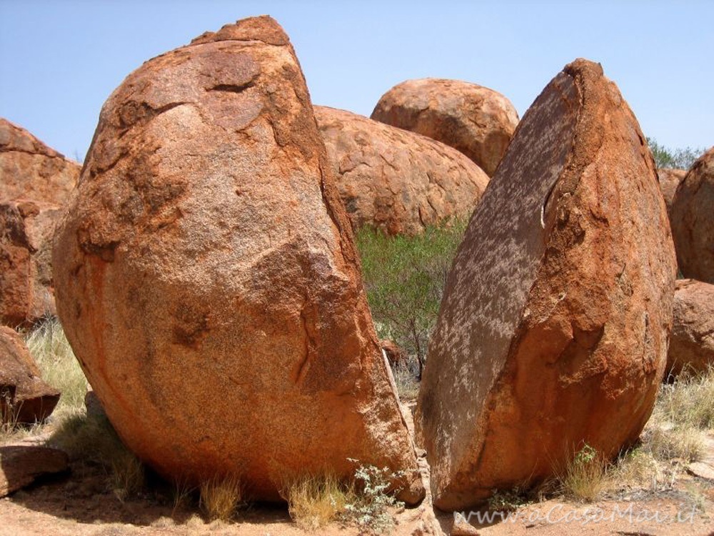 Devils Marbles, le biglie del diavolo nel deserto d’Australia Devils Marbles, Australia