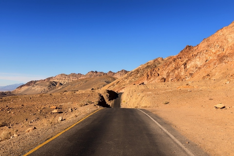 strada nella death valley