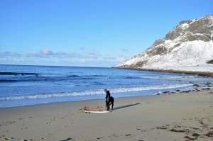 Surfisti in Norvegia - © Fabio Santacaterina (@bohemien86 su instagram)