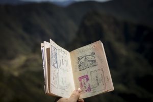 Il passaporto è un oggetto che non può mancare nella tua valigia in viaggio