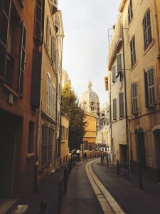 Le Panier è un quartiere incredibile da vedere e visitare a Marsiglia.