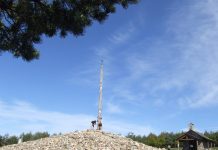 Cruz De Ferro Cammino Santiago