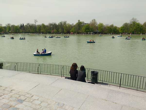 Viaggiare A Madrid Parco Del Retiro